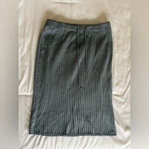 Women’s ribbed skirt. Size medium, fits like a small/xtra small.